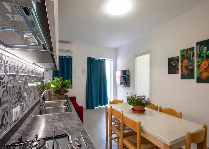 Iota روسولينا ماري